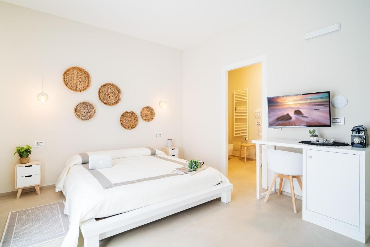 Enjoy Your Stay - Guest House - Olbia Exteriör bild