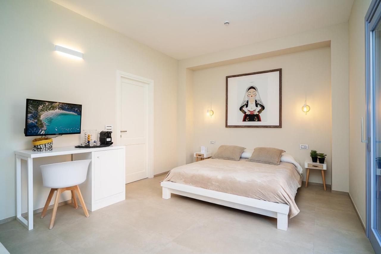 Enjoy Your Stay - Guest House - Olbia Exteriör bild